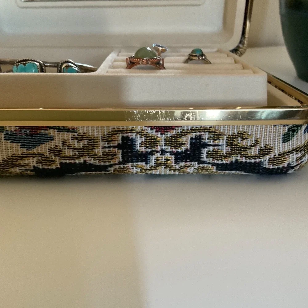 Vintage Travel‎ Jewelry Organizer Embroidered Floral Clamshell Cottage Core